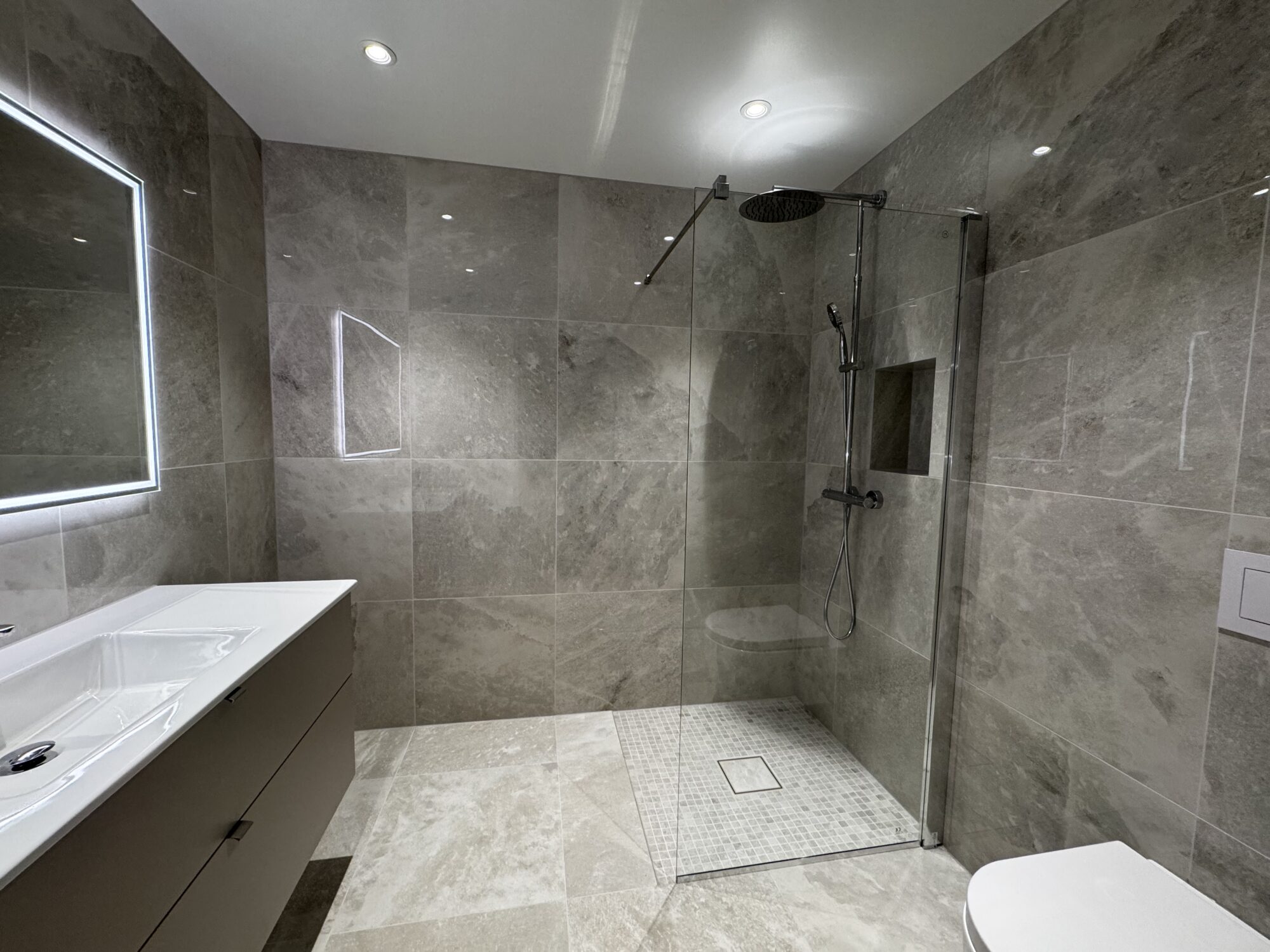 Bilde 08.12.2025, 18 19 27